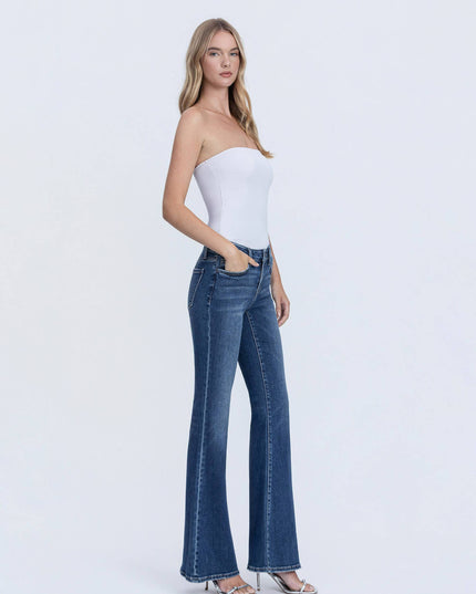 LOW RISE DARK WASH FULL LENGTH EASY FLARE JEANS F6386