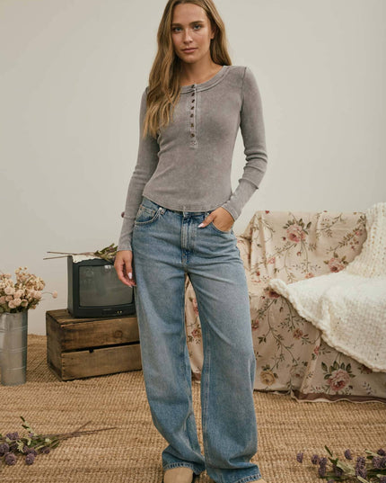 WASHED LONG SLEEVE RIBBED HENLEY KNIT TOP