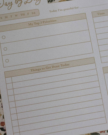 Day by Day Magnolia Floral Notepad | 50 pages