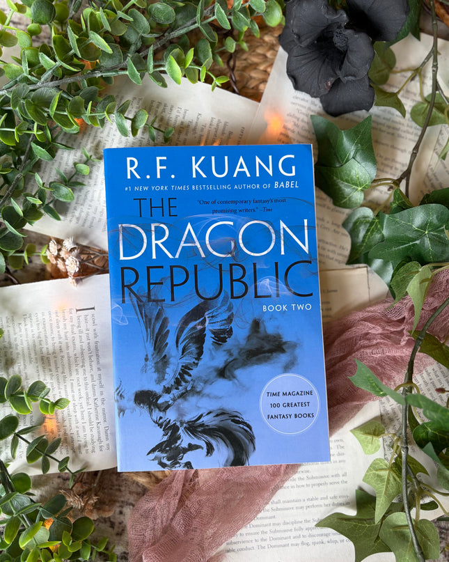 The Dragon Republic (Poppy War Series #2)