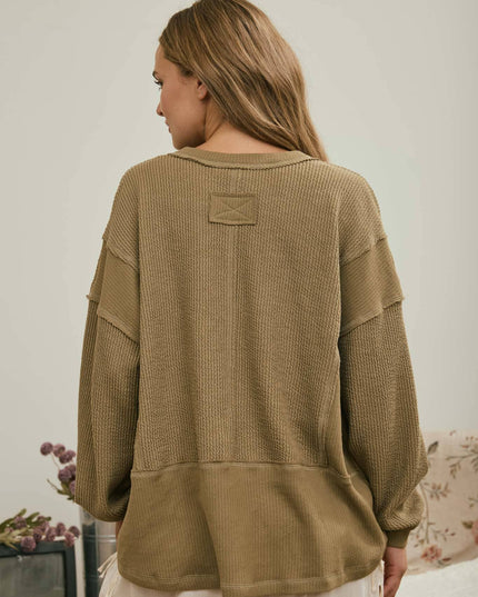 SPLIT NECK RAW EDGE LONG SLEEVE RIBBED KNIT TOP