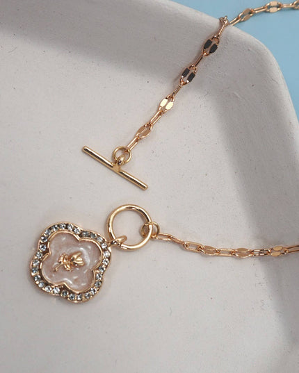 RHINESTONE ROSE FLOWER PEARL CHARM TOGGLE NECKLACE | 80N9201